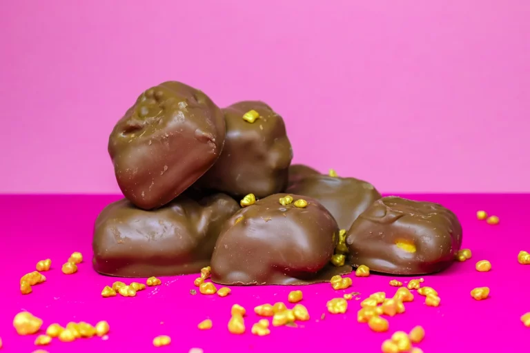 Hand-Dipped Honeycomb (Cinder Toffee) 2
